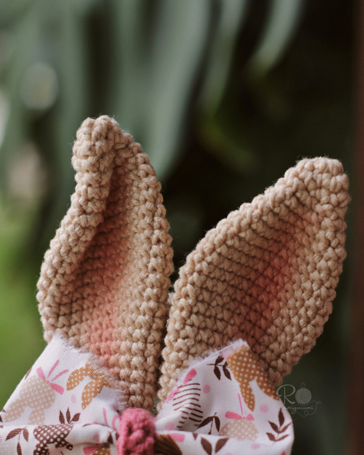 Porta-Chocolate Orelhudo - Receita Digital de Amigurumi