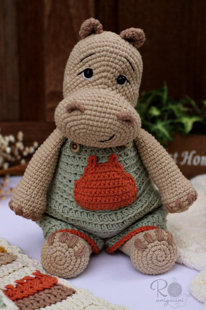 Combo Bartô e Bartolina + Chocalho Bartozinho + Abraço de Vó - Receitas Digitais de Amigurumi