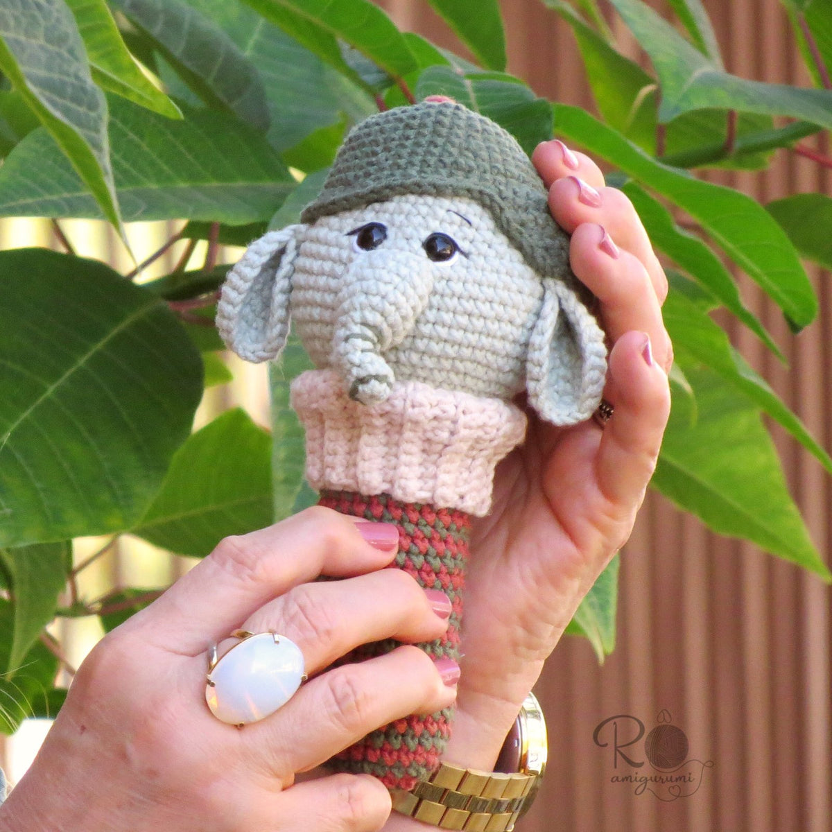 Kit Mantita de apego y Sonajero - Elefante Theo - Patrón Digital de Amigurumi