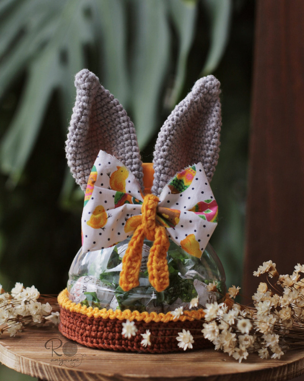 Porta-Chocolate Orelhudo - Receita Digital de Amigurumi